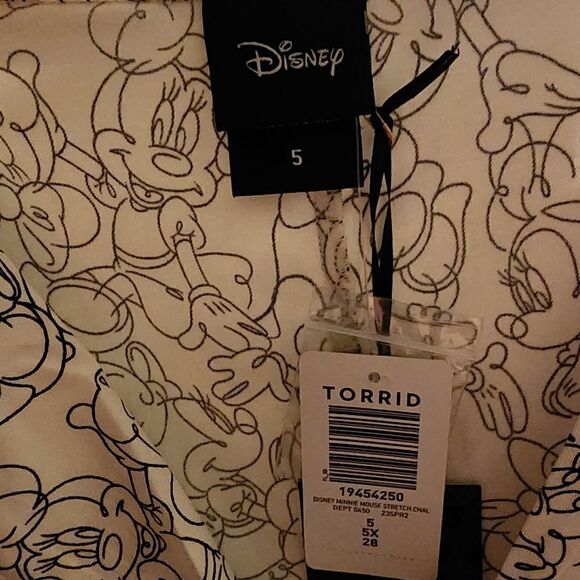 5X 28W Torrid Ivory Minnie Mouse Cartoon Blouse Sleeveless Disney Button Down co - Picture 6 of 7